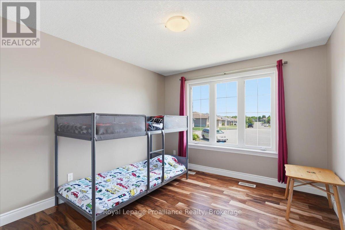 13 FREEDOM CRESCENT - 23