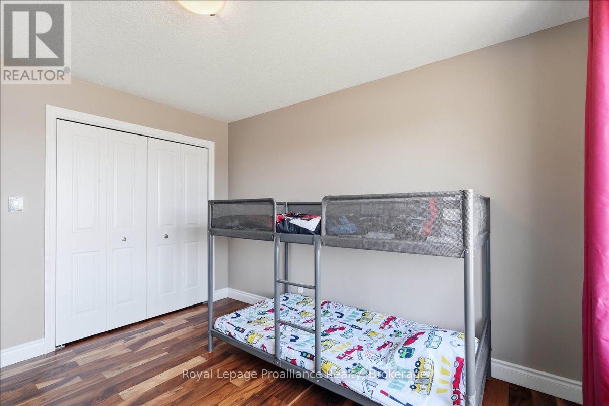 13 FREEDOM CRESCENT - 24