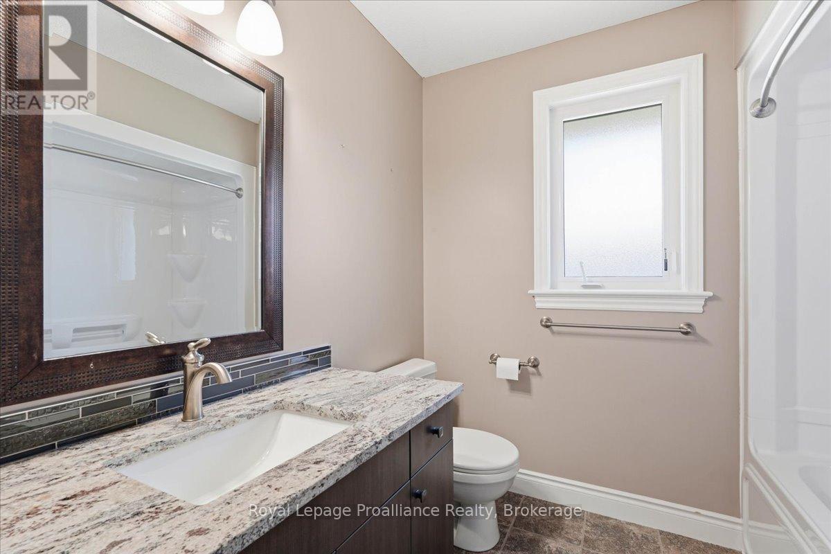 13 FREEDOM CRESCENT - 26