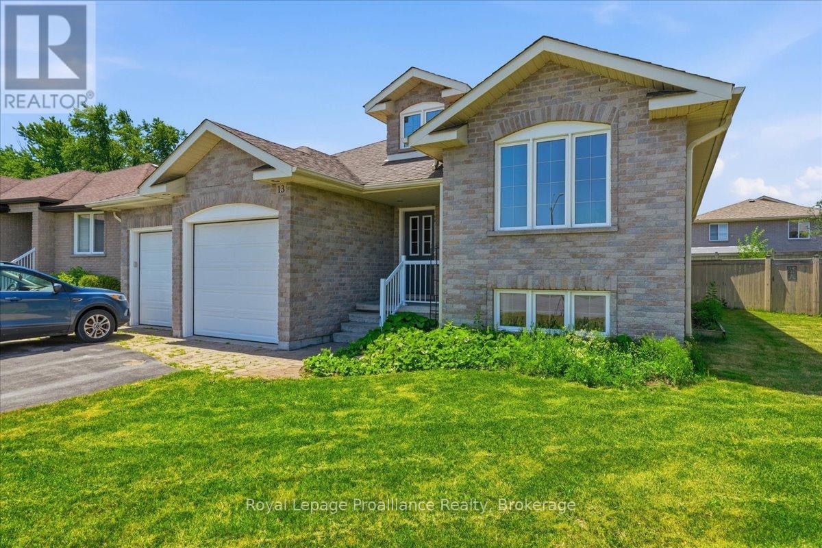 13 FREEDOM CRESCENT - 3