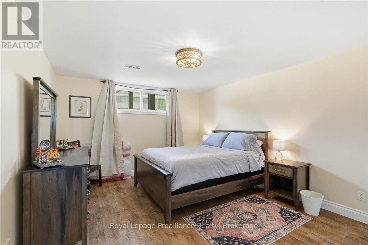 13 FREEDOM CRESCENT - 34