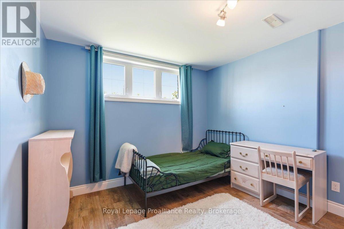 13 FREEDOM CRESCENT - 38