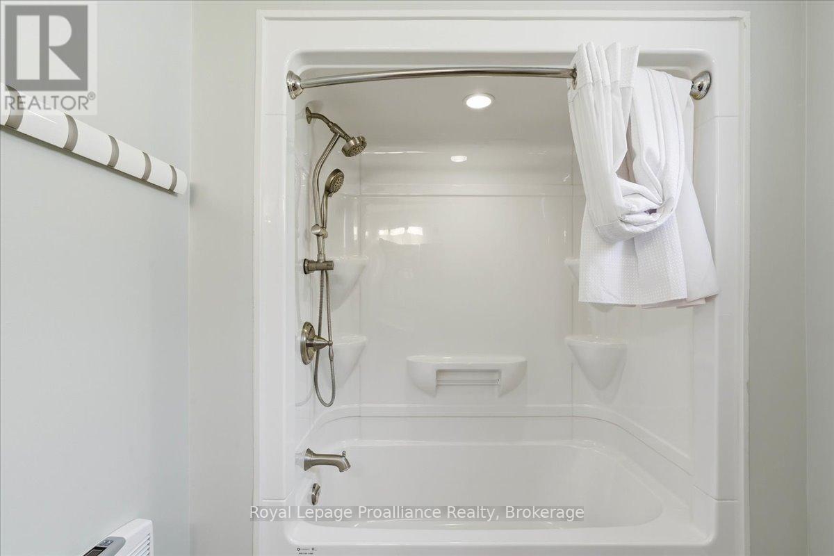 13 FREEDOM CRESCENT - 42