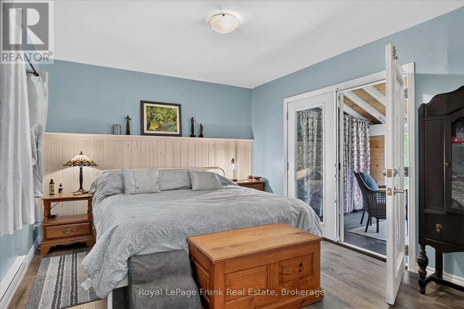 280 EDWINA DRIVE - 22