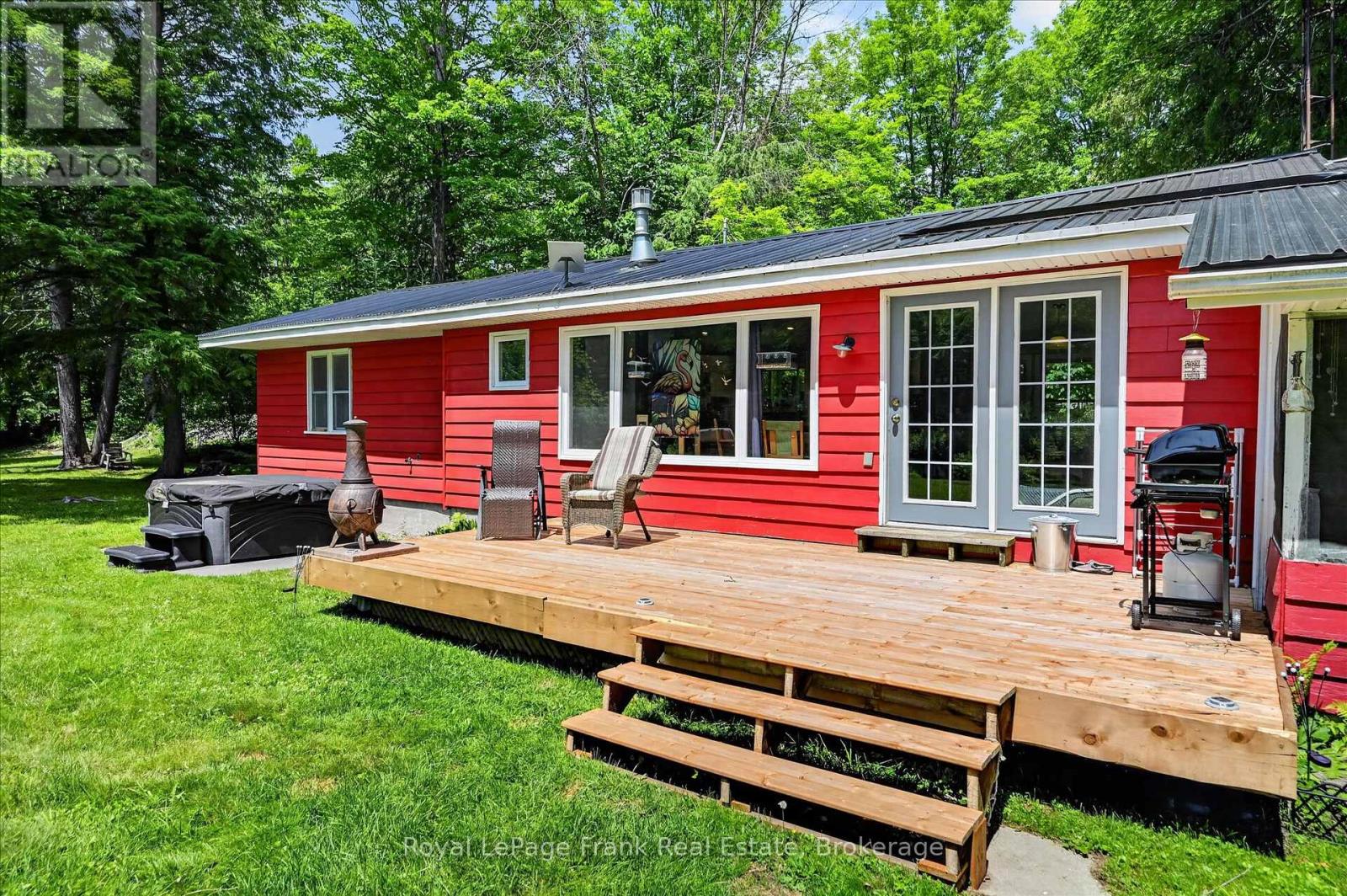 280 EDWINA DRIVE - 4