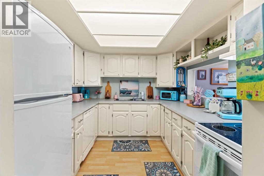 #201 3719C 49 Street NW - 7