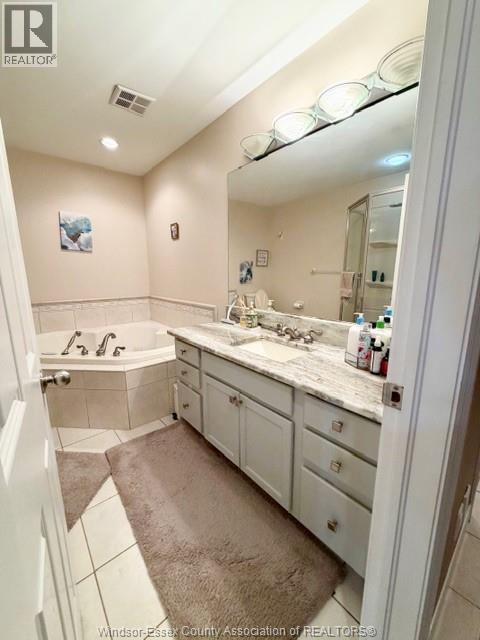 569 SARAH COURT - 12