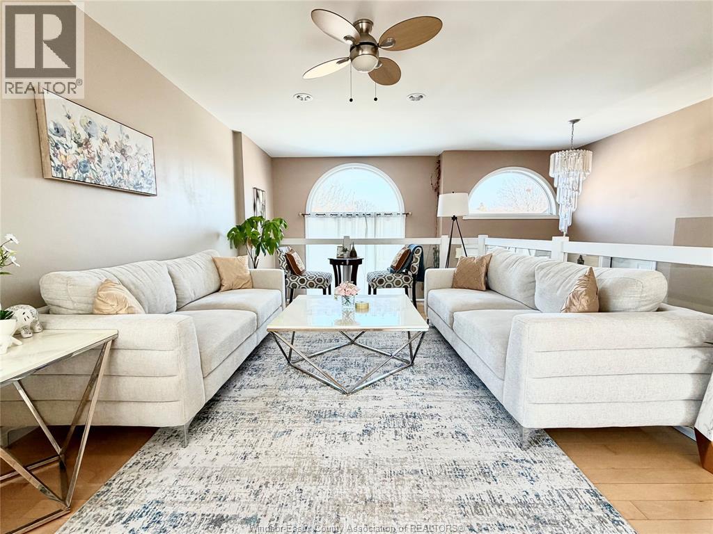 569 SARAH COURT - 6