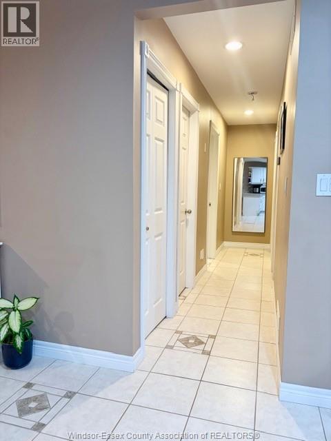 569 SARAH COURT - 11