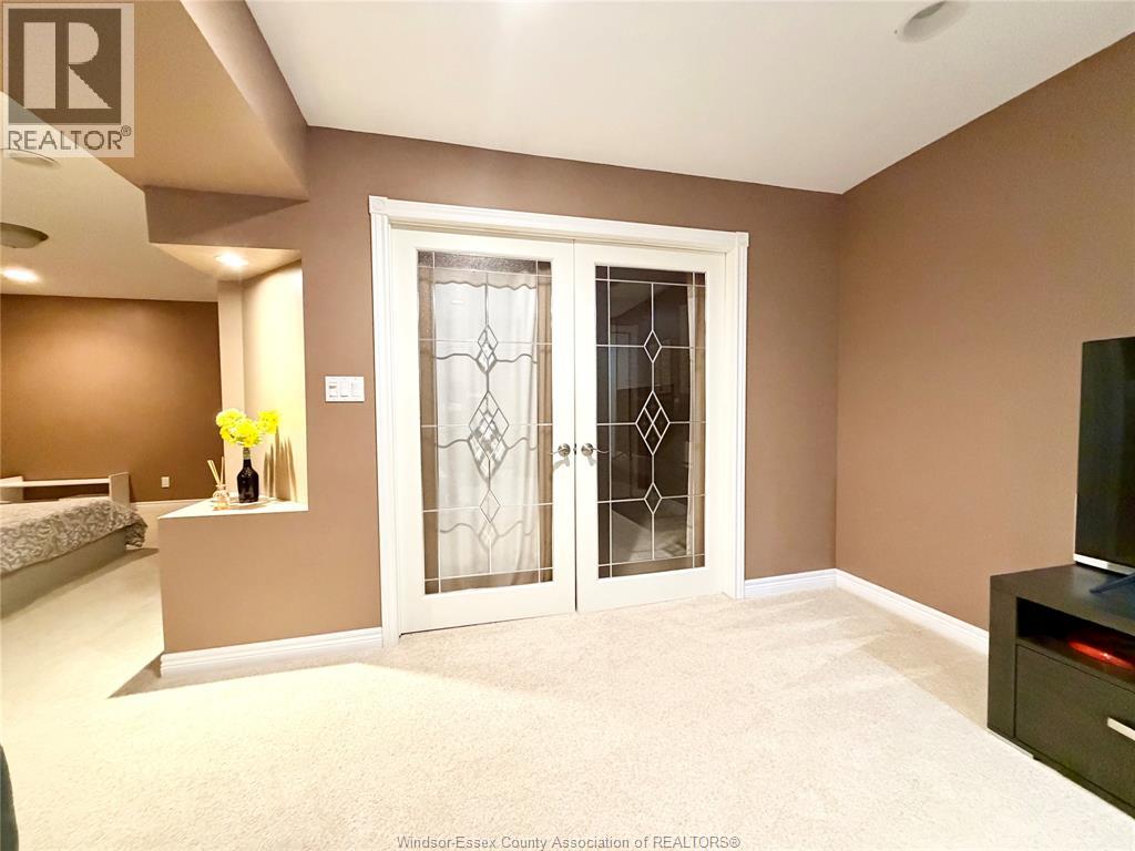 569 SARAH COURT - 25