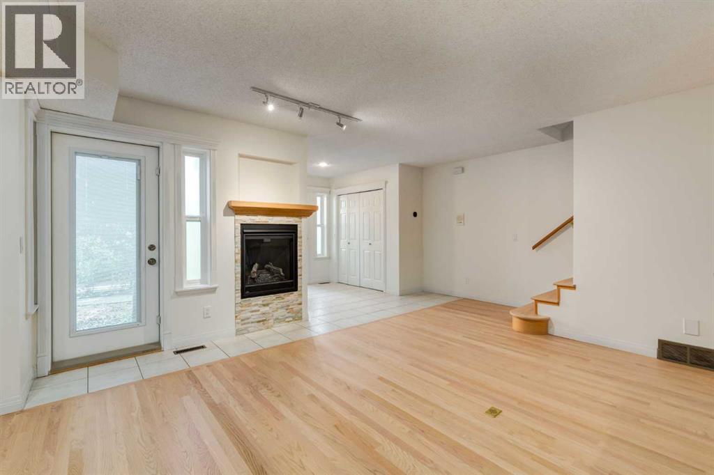107 9 Street NW - 7