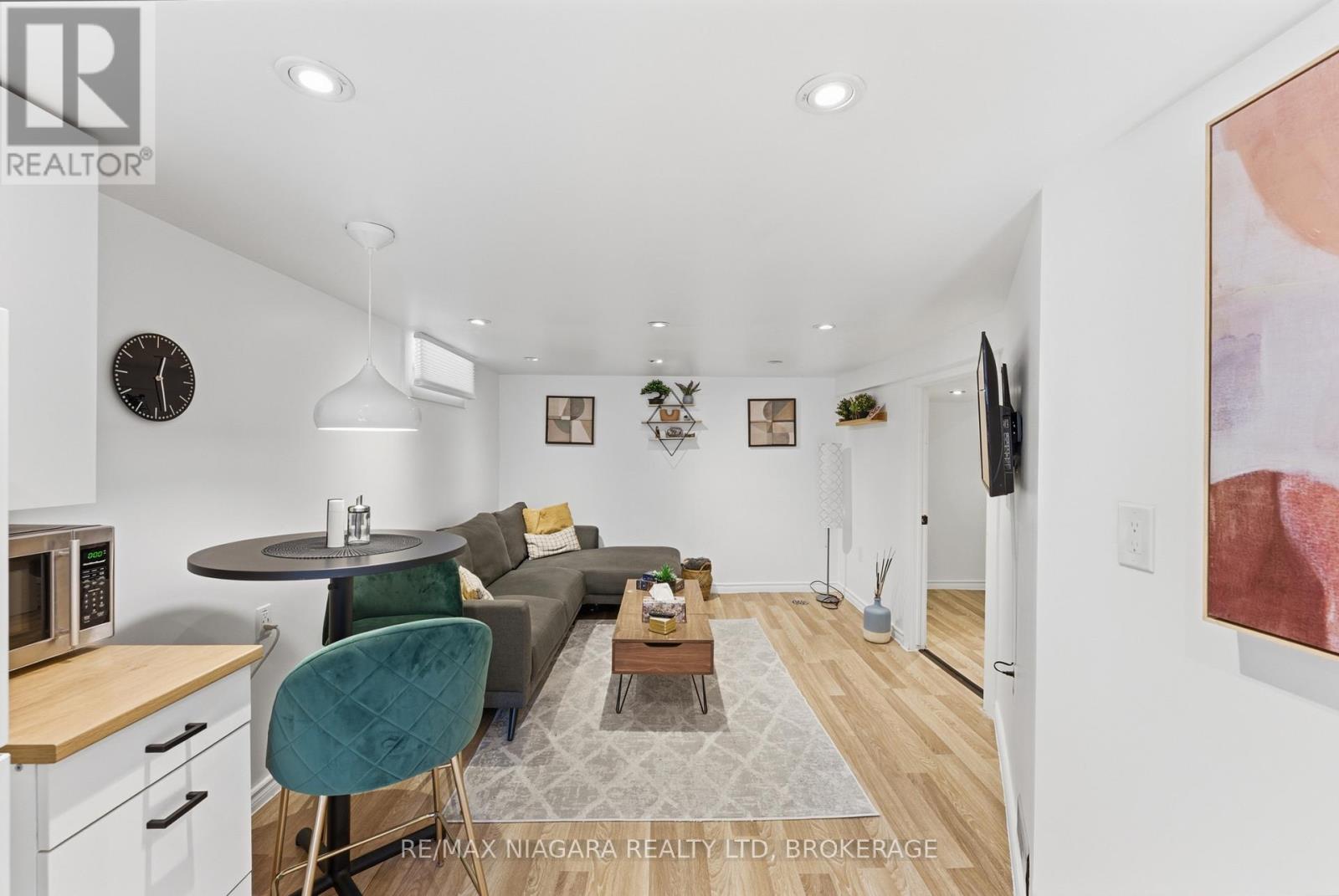 412 WELLAND AVENUE - 20