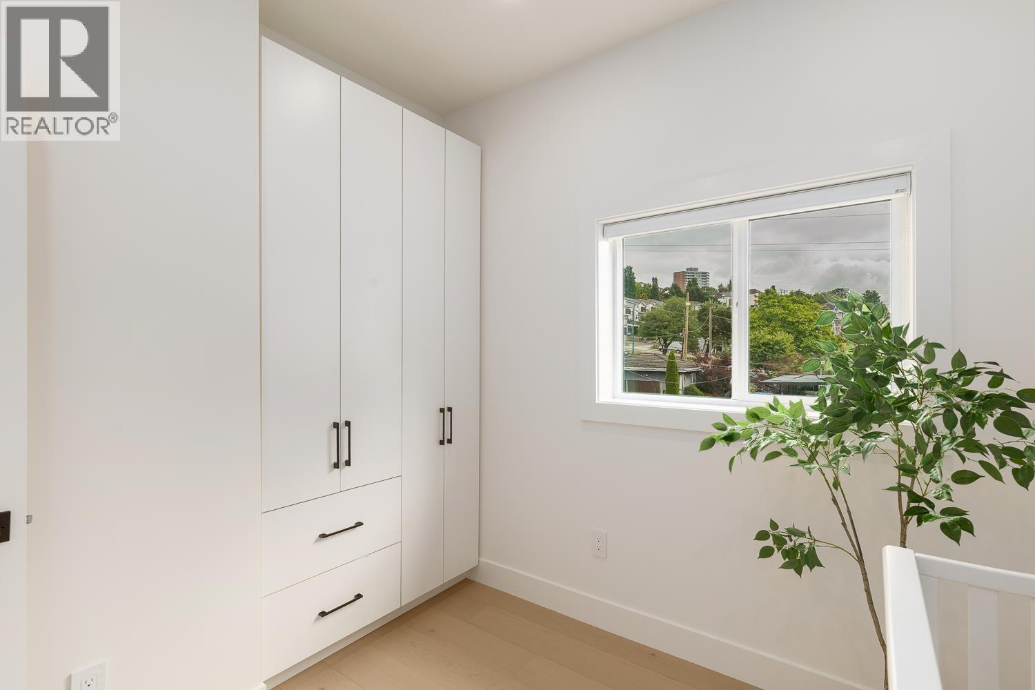 1 3633 TURNER STREET, Vancouver