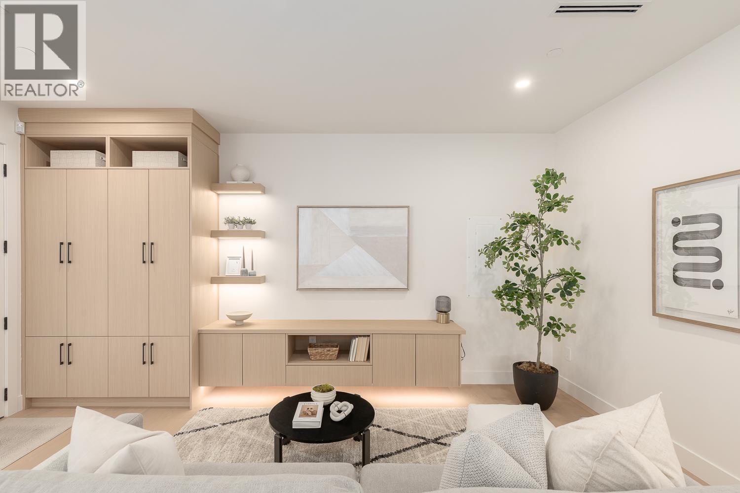 1 3633 TURNER STREET, Vancouver