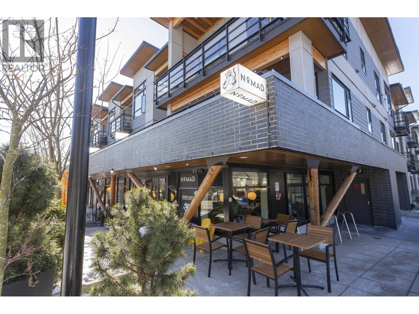 204 715 W 15TH STREET, North Vancouver