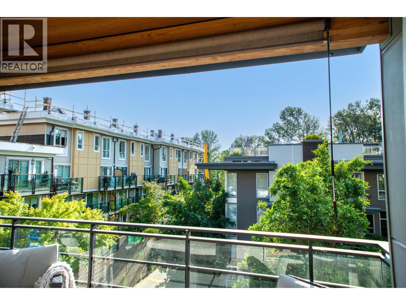 204 715 W 15TH STREET, North Vancouver