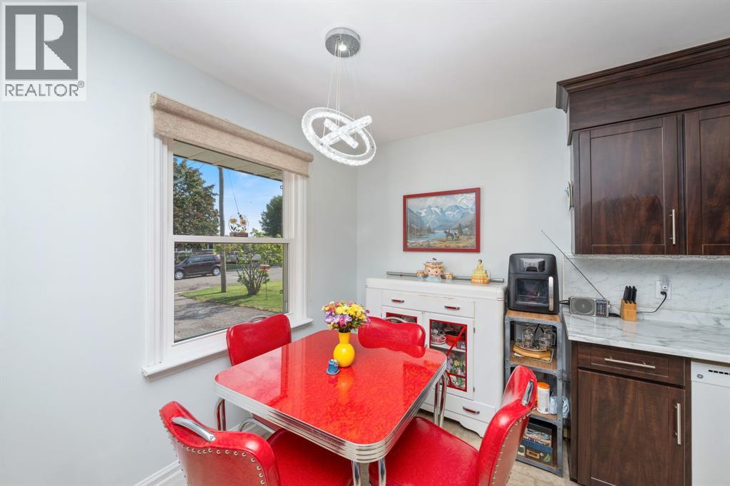 13 CANARY CRESCENT - Image 10