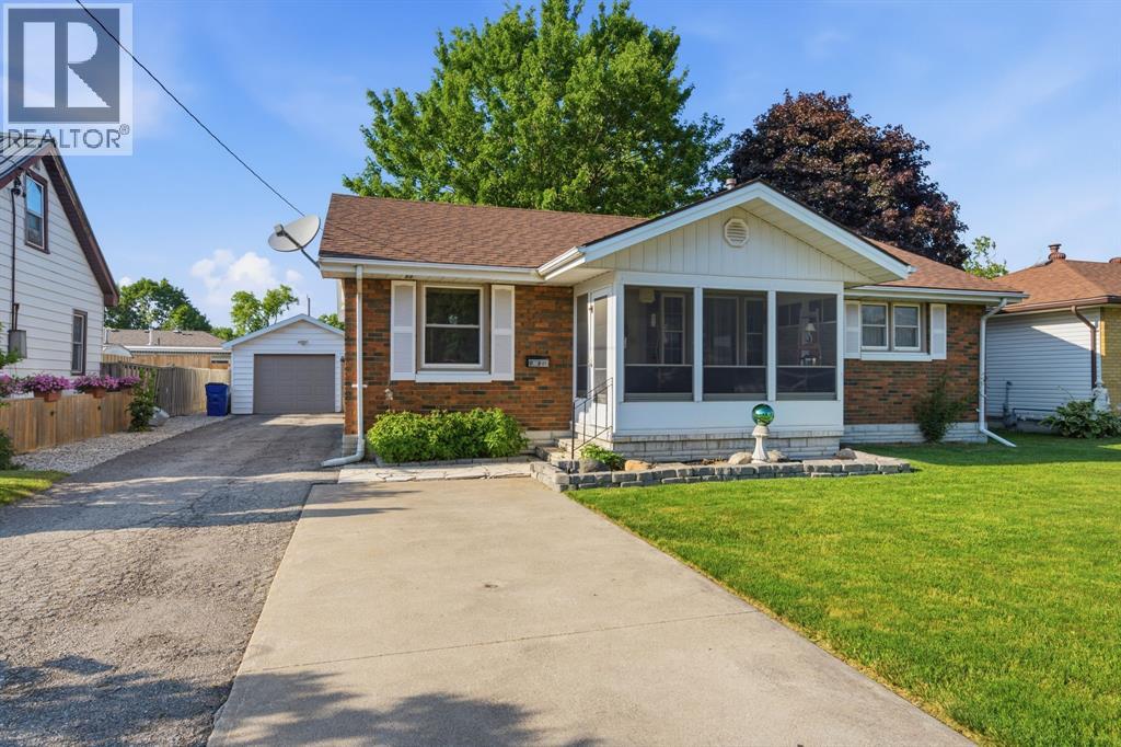 13 CANARY CRESCENT - 1