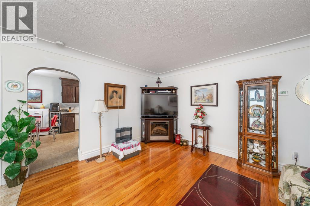 13 CANARY CRESCENT - 7
