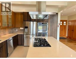 750 395 Highway, Christina Lake, BC V0H1E0 Photo 30