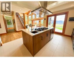 750 395 Highway, Christina Lake, BC V0H1E0 Photo 28