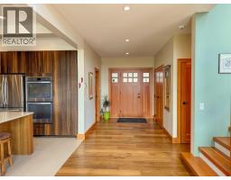 Foyer - 750 395 Highway, Christina Lake, BC V0H1E0 Photo 11