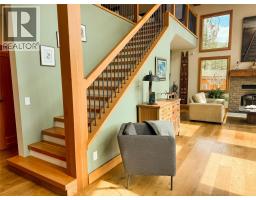 750 395 Highway, Christina Lake, BC V0H1E0 Photo 18