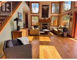 750 395 Highway, Christina Lake, BC V0H1E0 Photo 17
