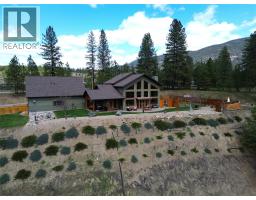 Den - 750 395 Highway, Christina Lake, BC V0H1E0 Photo 6