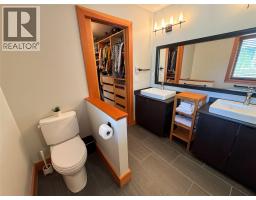 750 395 Highway, Christina Lake, BC V0H1E0 Photo 42