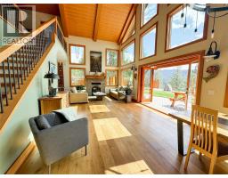 Living room - 750 395 Highway, Christina Lake, BC V0H1E0 Photo 16