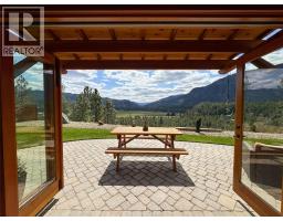 Kitchen - 750 395 Highway, Christina Lake, BC V0H1E0 Photo 14