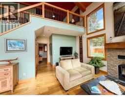 750 395 Highway, Christina Lake, BC V0H1E0 Photo 21