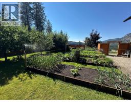 750 395 Highway, Christina Lake, BC V0H1E0 Photo 71