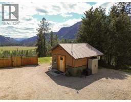 750 395 Highway, Christina Lake, BC V0H1E0 Photo 68