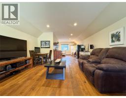 750 395 Highway, Christina Lake, BC V0H1E0 Photo 55