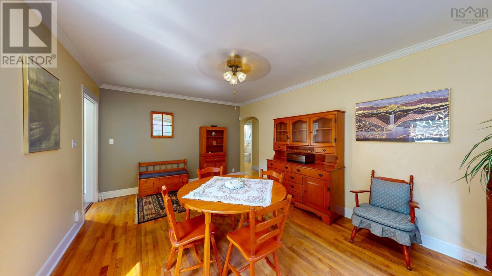 11 Parkview Road - 16