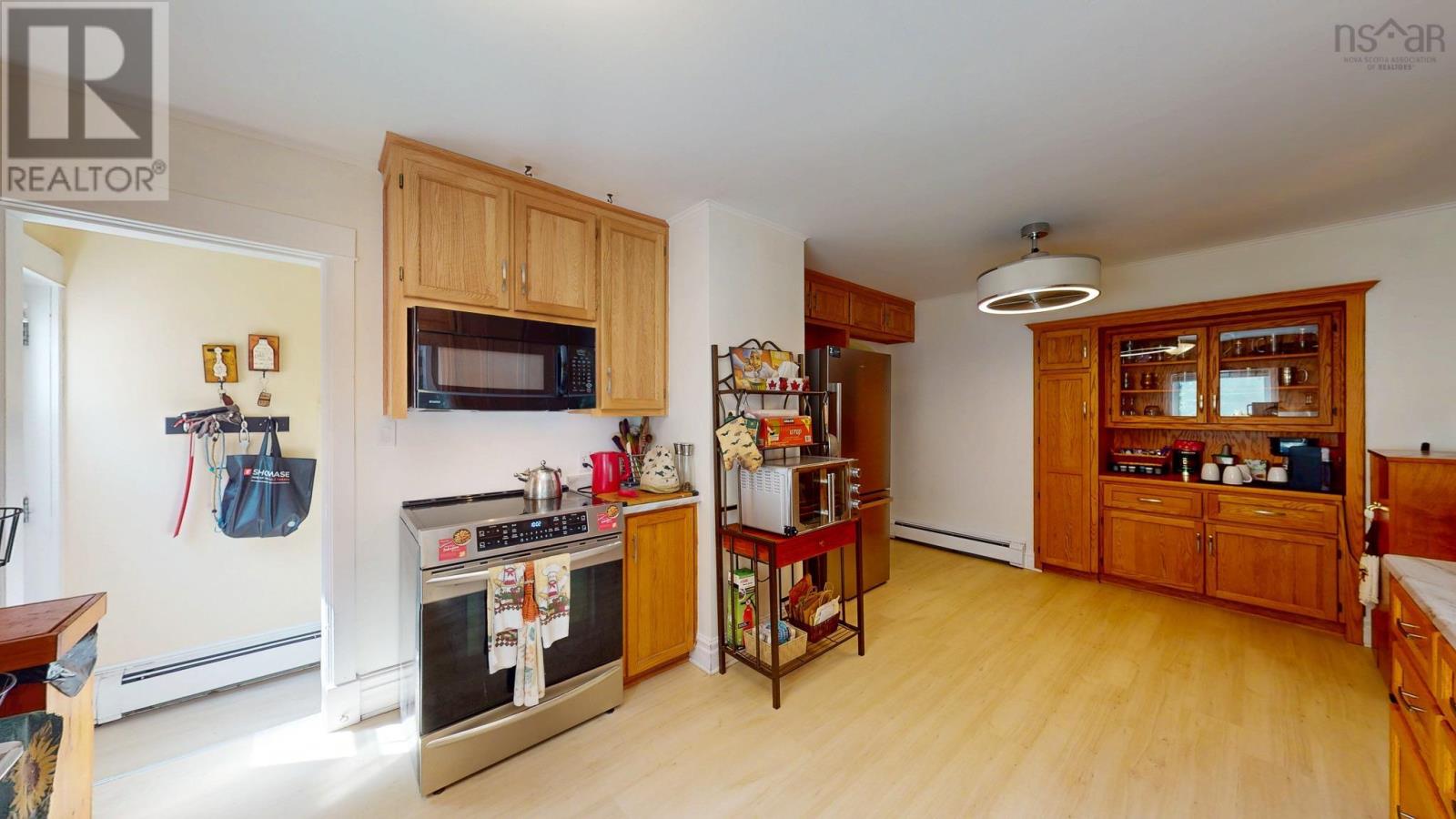 11 Parkview Road - 13