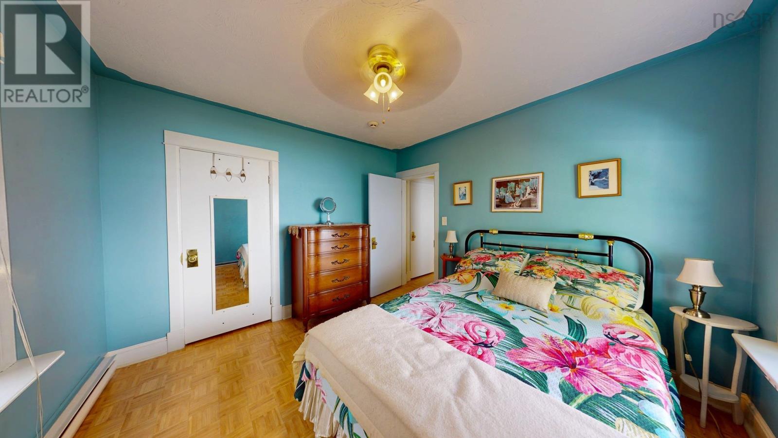 11 Parkview Road - 24
