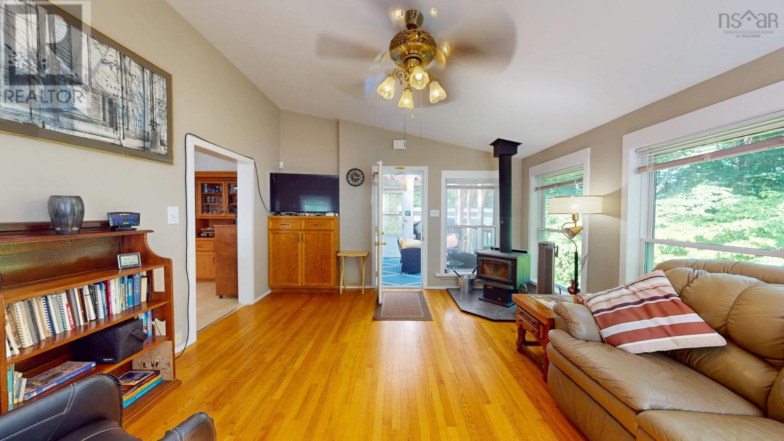 11 Parkview Road - 8