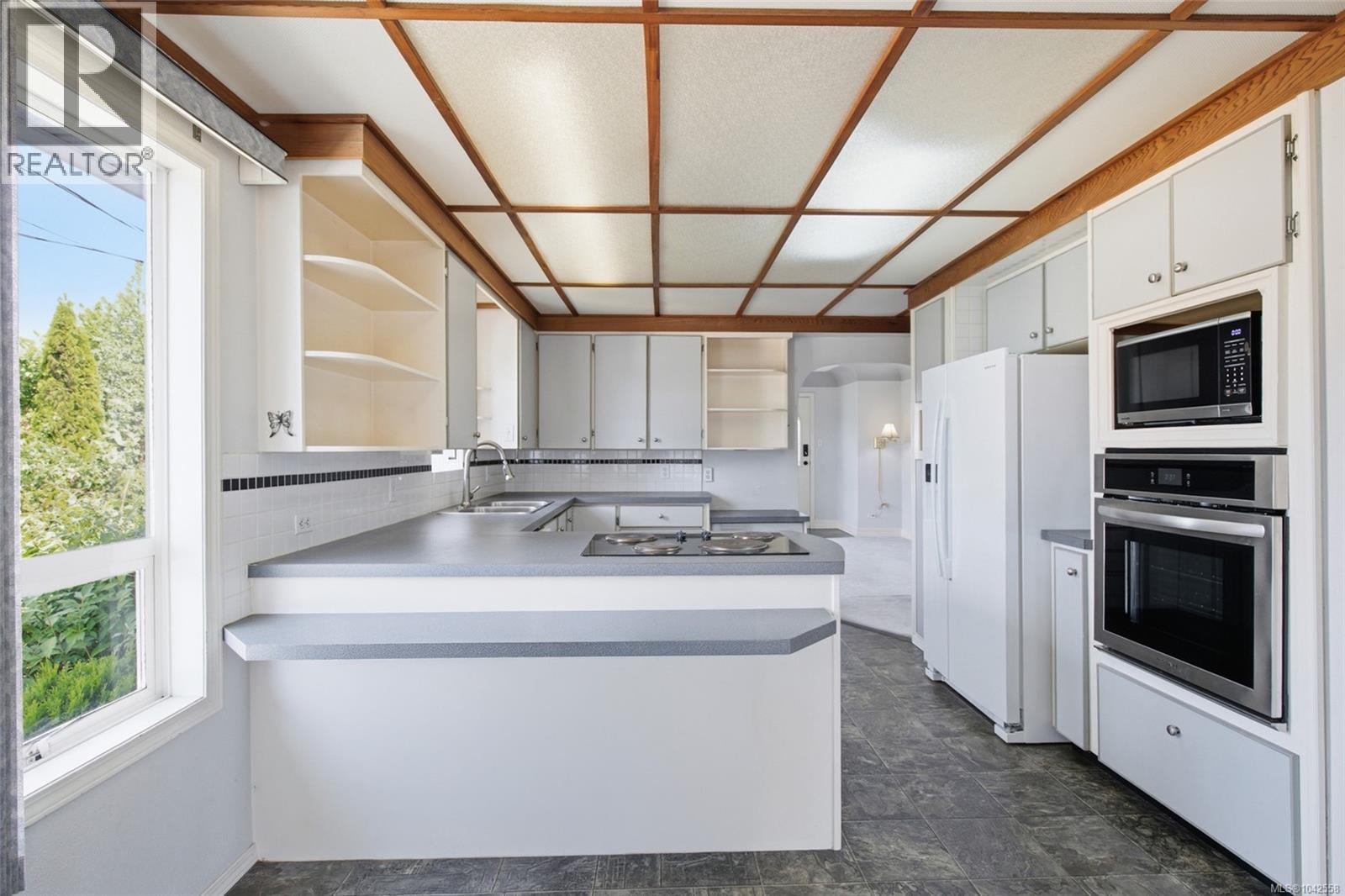 3988 6th Ave - 9