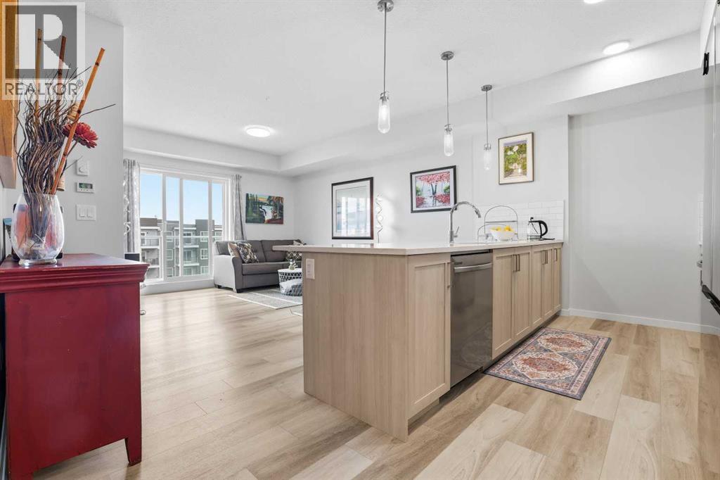 #3420 33 Carringham Gate NW - 5