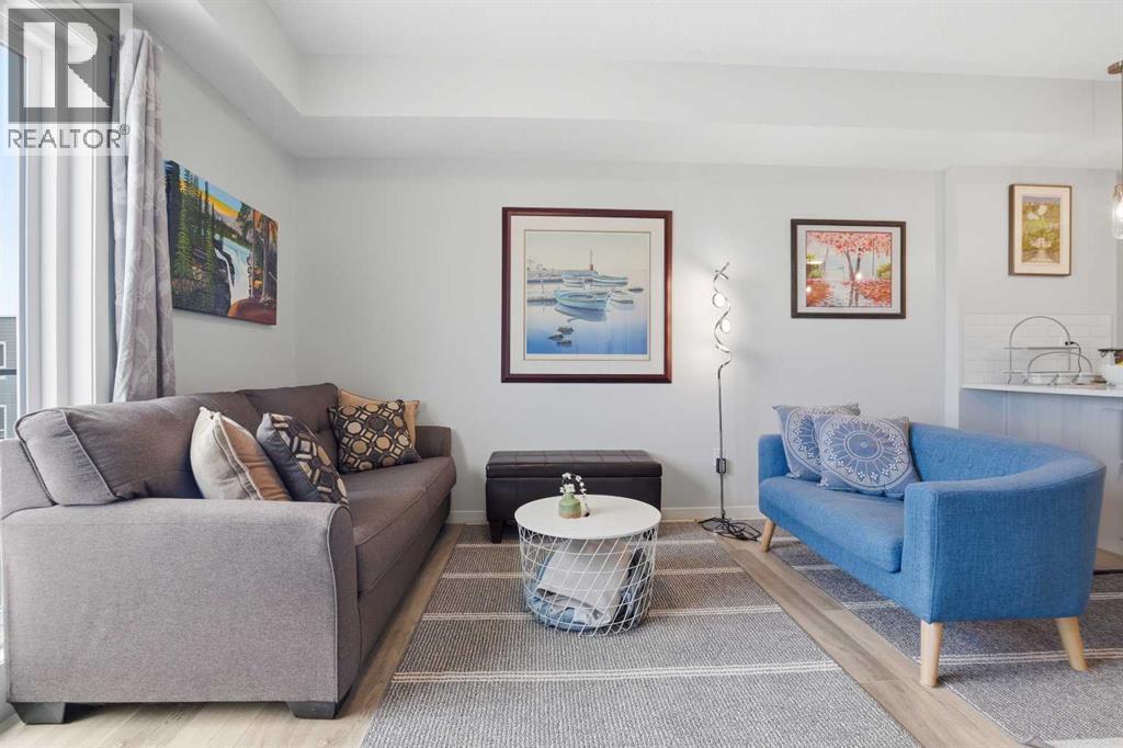 #3420 33 Carringham Gate NW - 7