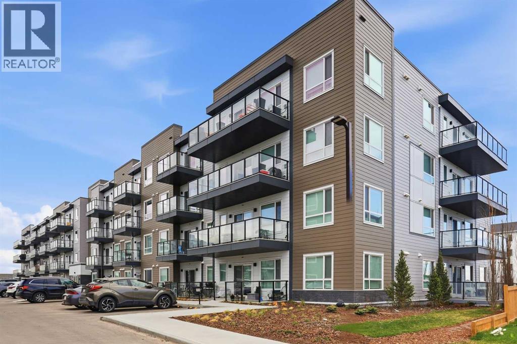 #3420 33 Carringham Gate NW - 2