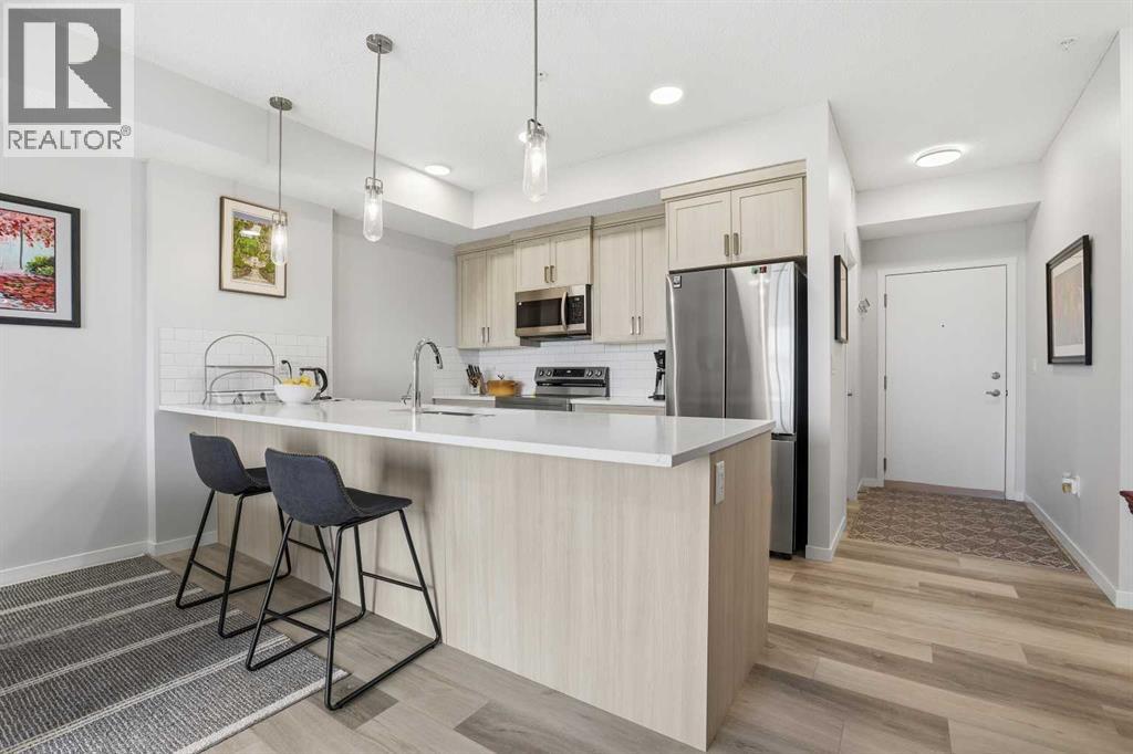 #3420 33 Carringham Gate NW - 3