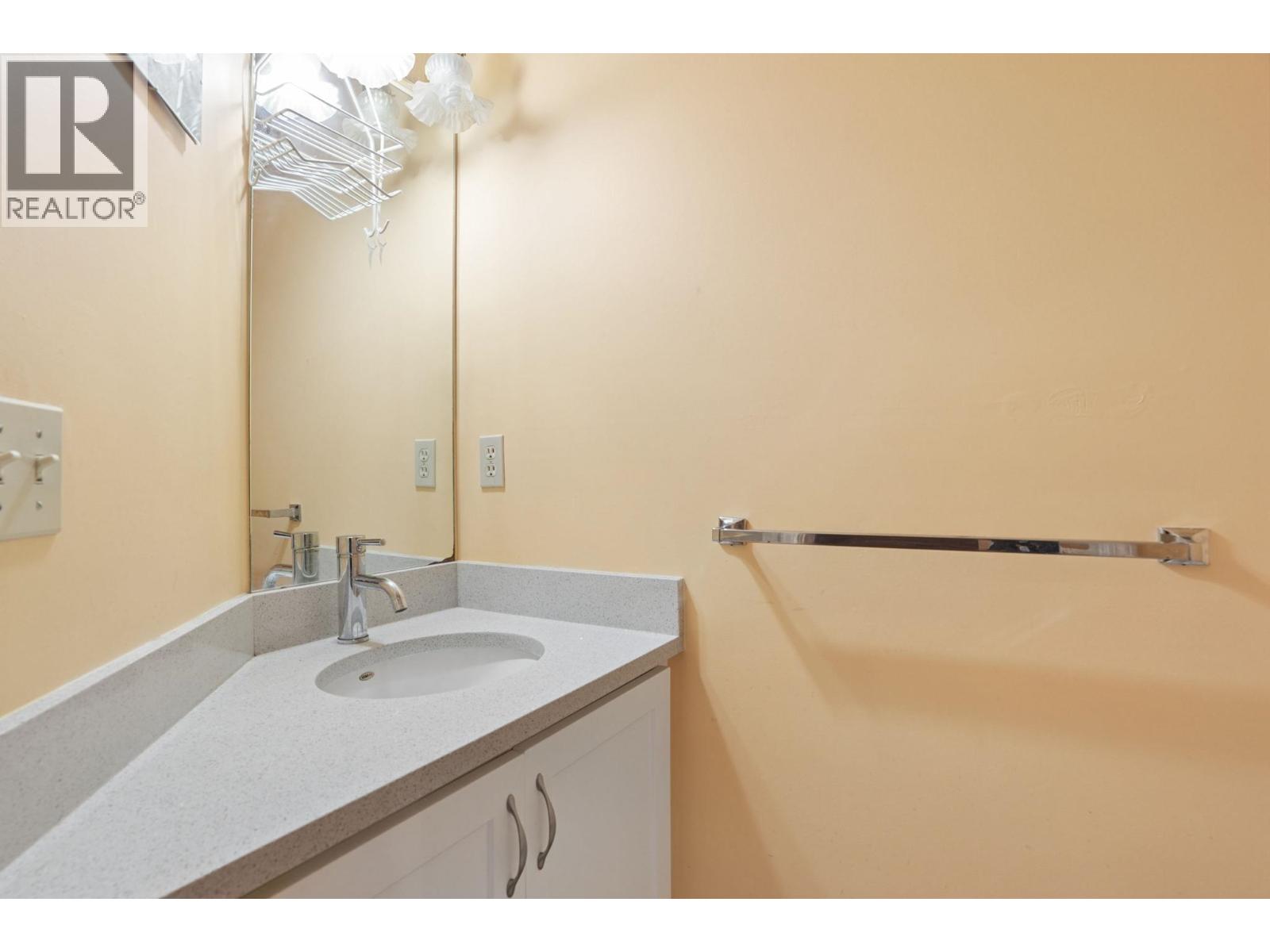 11 12020 GREENLAND DRIVE, Richmond