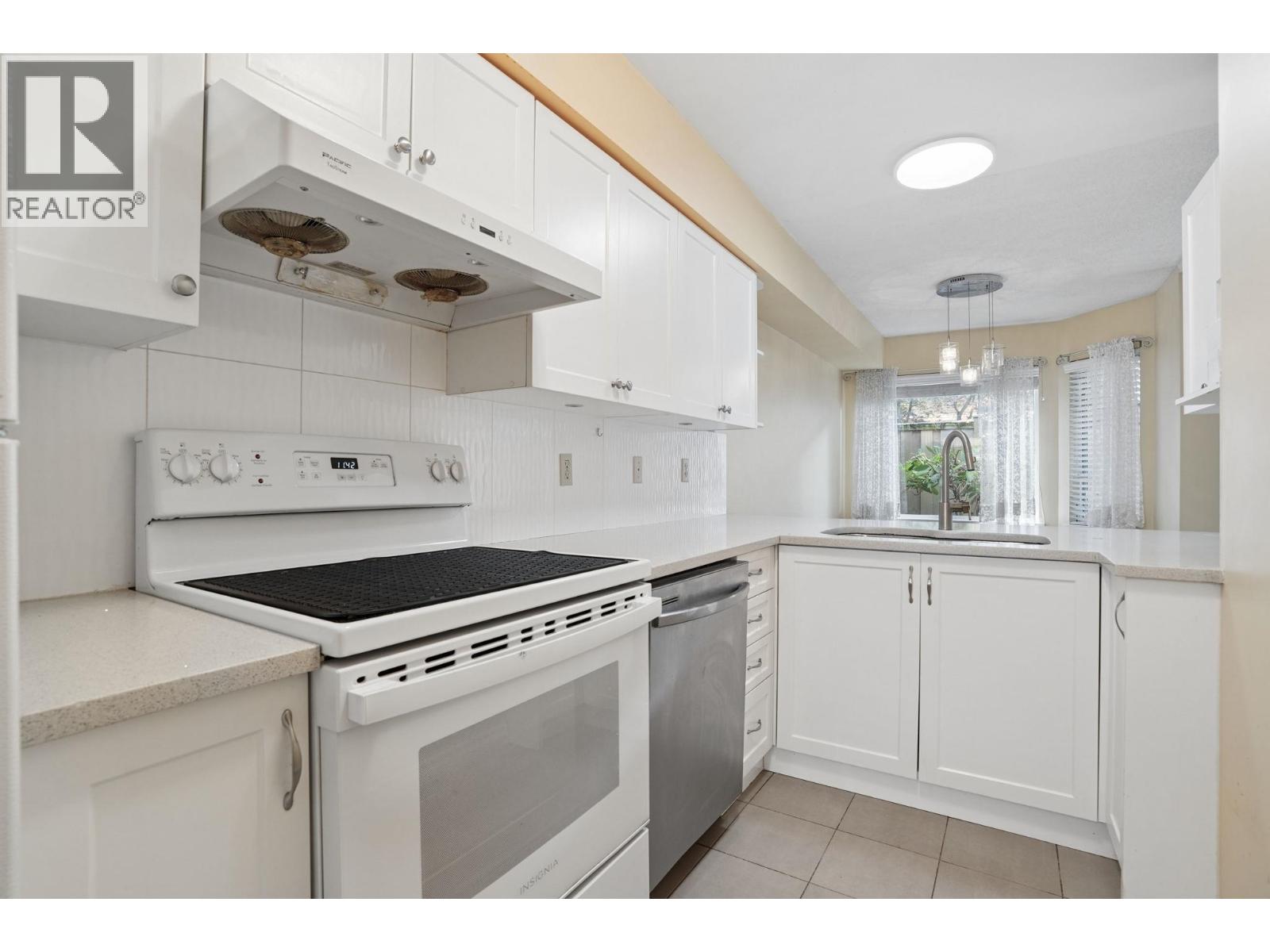 11 12020 GREENLAND DRIVE, Richmond