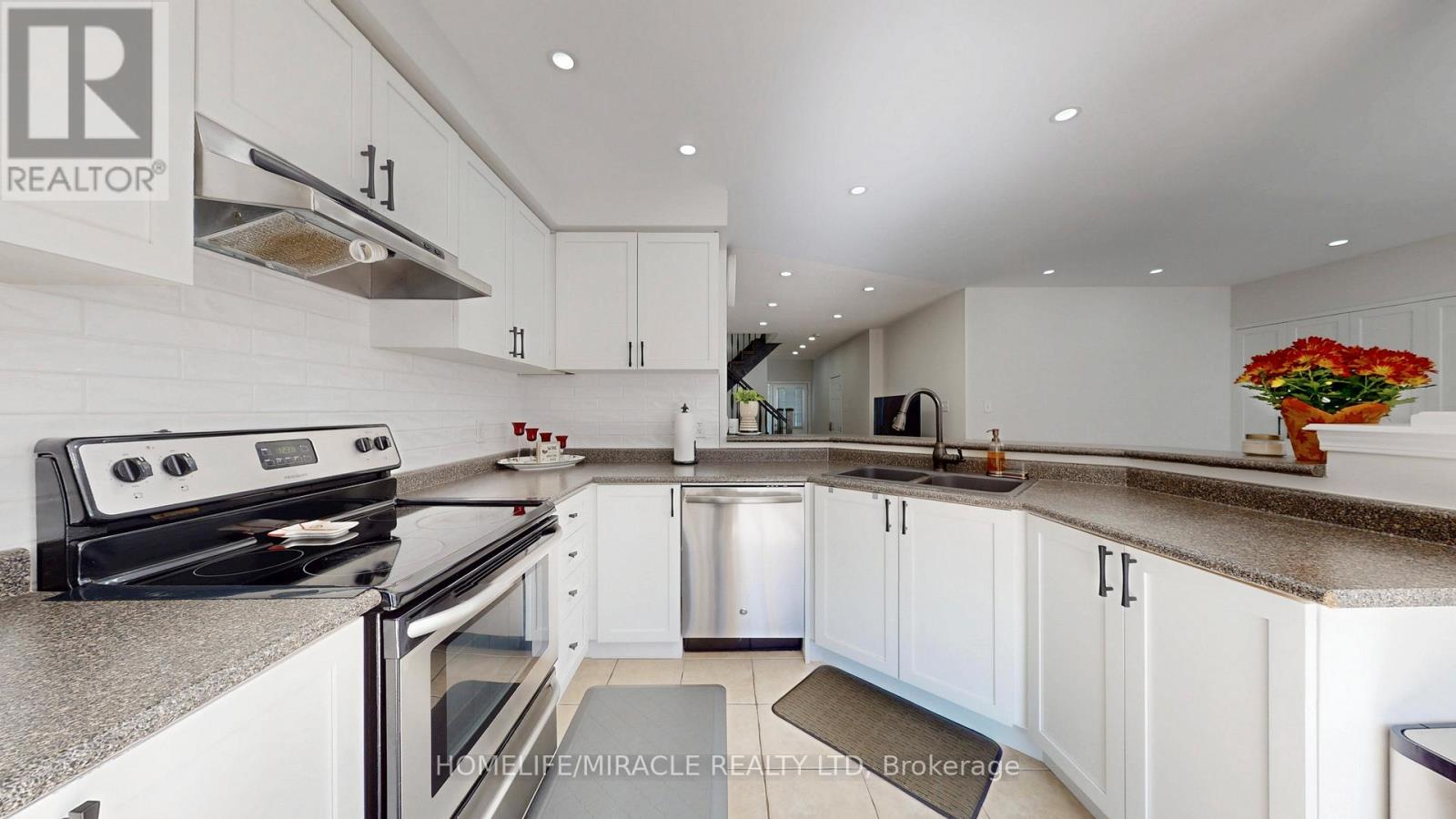 54 DOUGHERTY CRESCENT - 10