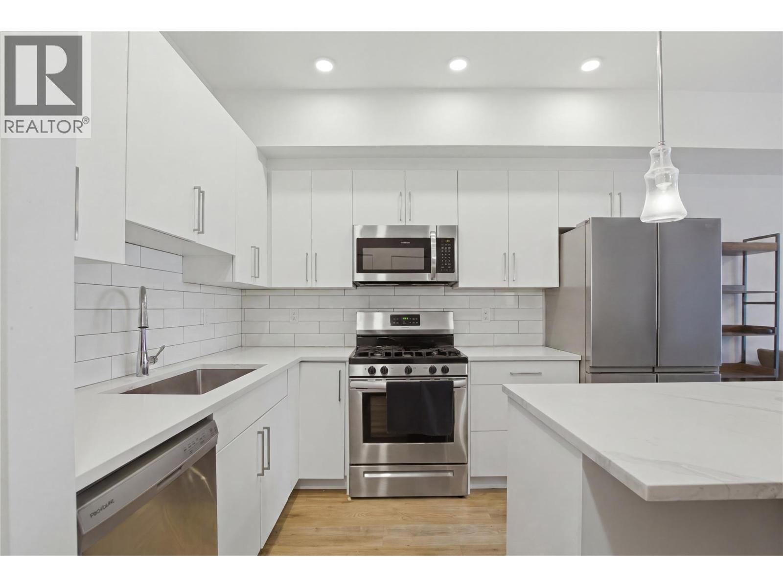 #316 2046 ROBSON Place - 5