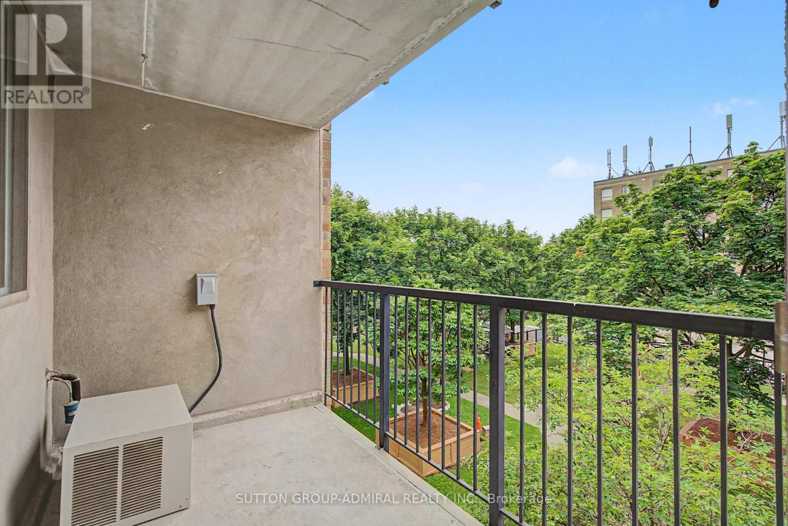 #311 3499 UPPER MIDDLE ROAD - 12